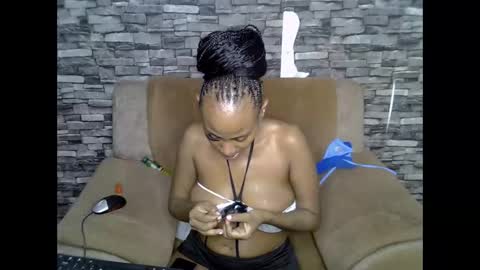 blonde_creamy online show from 06-09-26, 03:07