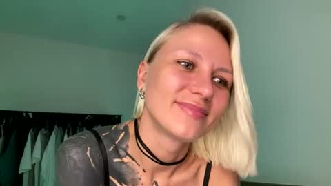 blonde_fuck_couple online show from 06-20-26, 04:04