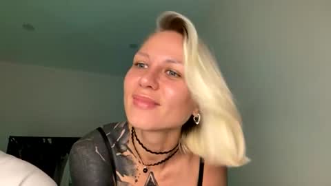 blonde_fuck_couple online show from 06-29-26, 12:17