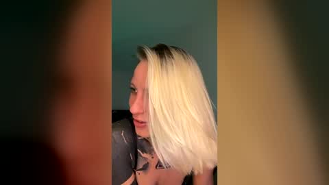 blonde_fuck_couple online show from 06-30-26, 12:11