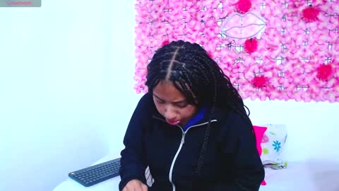 blonde_squirt_ online show from 01-07-25, 11:48