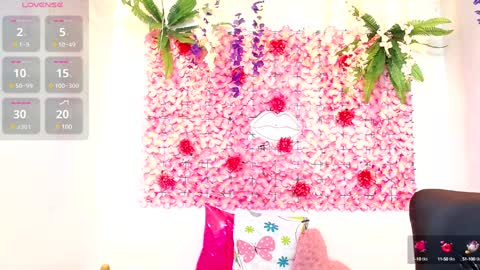 blonde_squirt_ online show from 01-11-25, 11:45