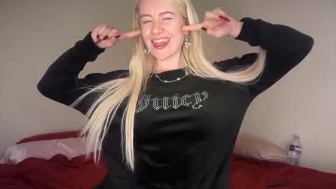 blondebunny999 online show from 05-19-26, 02:18