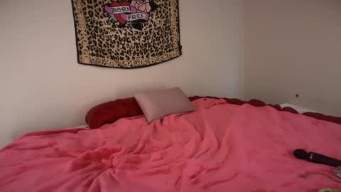 blondebunny999 online show from 06-02-26, 11:29