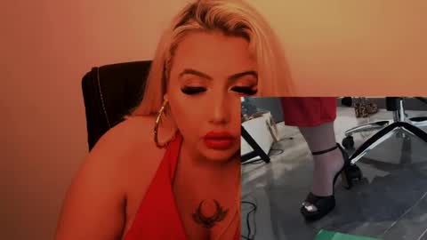 Snapshot of blondedolltia chatting on 07-09-26, 06:28 blondedolltia online show from 07-09-26, 06:28