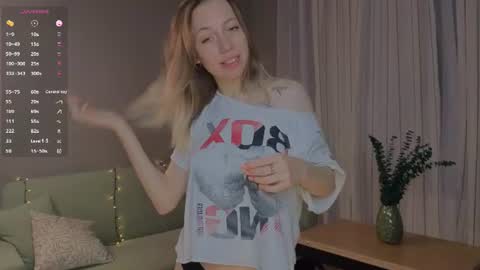 Snapshot of blondekelly chatting on 06-16-26, 05:37 Kelly online show from 06-16-26, 05:37