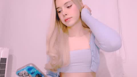 Snapshot of blondetwinkcum19 chatting on 12-30-24, 03:03 zoey madisson 3 online show from 12-30-24, 03:03