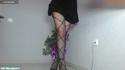 Im Di. I smell naked even when Im dressed. online show from 12-17-24, 10:44