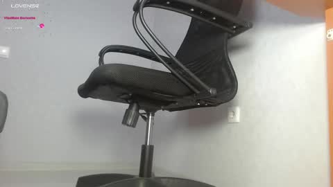 Im Di. I smell naked even when Im dressed. online show from 03-06-25, 01:35