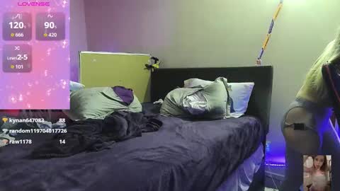 Bubbles online show from 10-18-25, 02:14