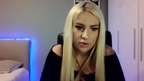 BlondLeyla online show from 11-01-25, 07:43