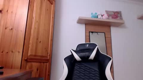 blondyelena online show from 12-23-25, 06:55