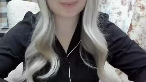 Snapshot of blondymargaret chatting on 03-08-25, 01:14 blondymargaret online show from 03-08-25, 01:14