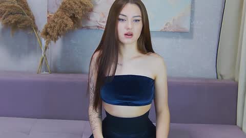 Snapshot of bloody_rayne chatting on 12-31-24, 12:11 Juliana online show from 12-31-24, 12:11