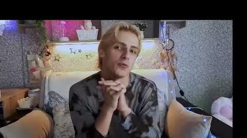 Snapshot of bloodyblondiee chatting on 08-08-26, 04:20 Bloody Blondie online show from 08-08-26, 04:20