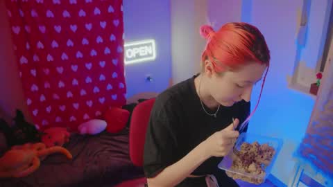 Bloom online show from 02-16-26, 01:51