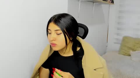 bloom_flower1 online show from 12-19-25, 11:28