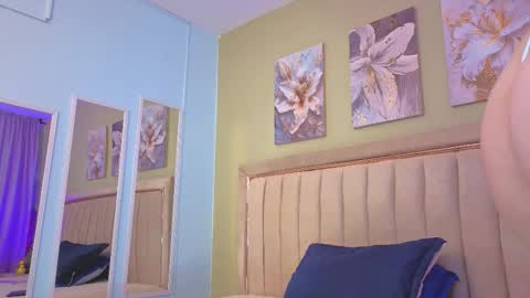 bloom_star01 online show from 10-16-25, 12:39