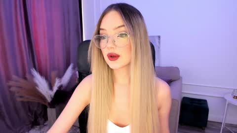 Sophia online show from 02-08-25, 11:44