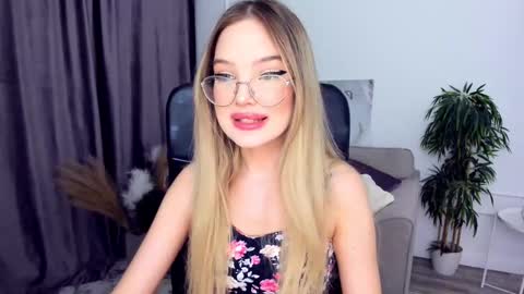 Sophia online show from 02-13-25, 05:44