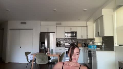 Emma Bloom online show from 10-24-25, 07:54