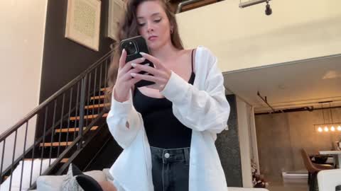 Emma Bloom online show from 12-21-25, 08:27