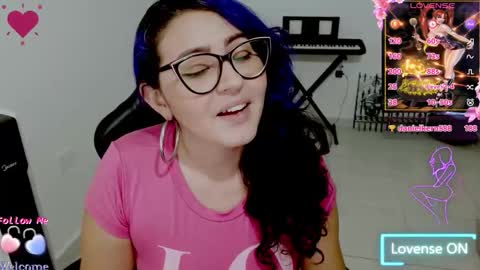 Snapshot of blue_dance chatting on 10-26-25, 04:51 susan online show from 10-26-25, 04:51