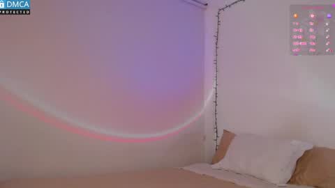 Blue online show from 04-21-26, 02:48