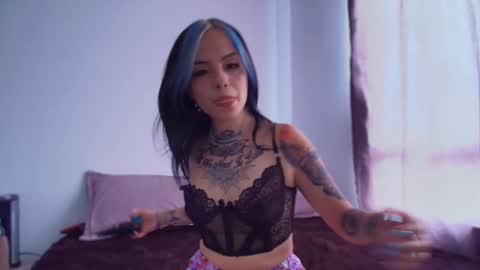 Alice bleu for friends  online show from 12-21-25, 05:53