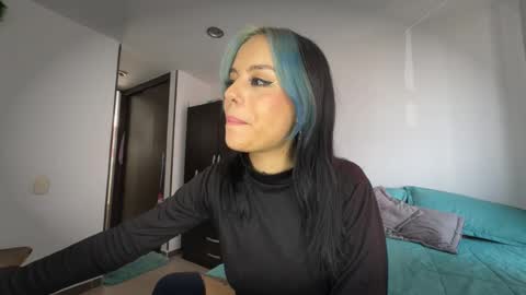 Alice bleu for friends  online show from 01-06-26, 04:43