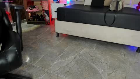 blue_tay1 online show from 02-18-26, 12:12