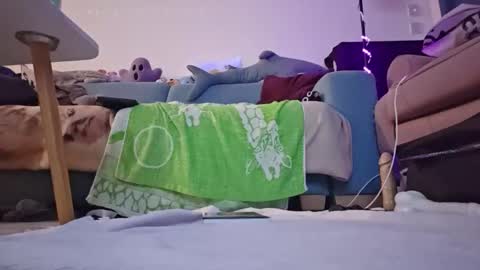 bluealpakka online show from 12-21-25, 04:03