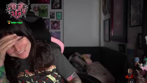 Blue online show from 11-22-25, 01:04