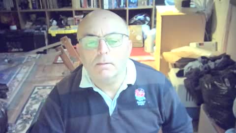 Snapshot of bluebox65 chatting on 11-10-25, 01:21 bluebox65 online show from 11-10-25, 01:21