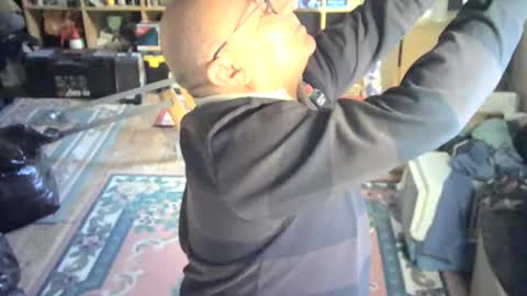 Snapshot of bluebox65 chatting on 11-17-25, 12:11 bluebox65 online show from 11-17-25, 12:11