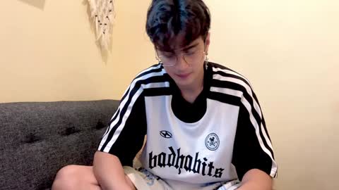 Snapshot of bluedaan chatting on 01-29-25, 02:09 Daan online show from 01-29-25, 02:09