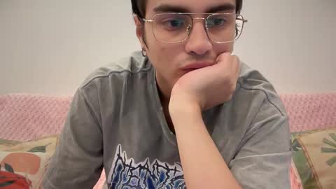 Snapshot of bluedaan chatting on 02-10-26, 02:15 Daan online show from 02-10-26, 02:15