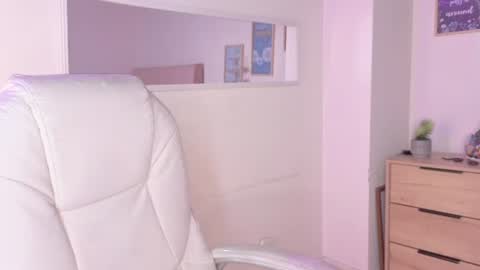 Snapshot of bluee_hazell chatting on 07-22-26, 02:20 online show from 07-22-26, 02:20