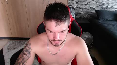 blueeyeboy0 online show from 02-12-25, 09:42