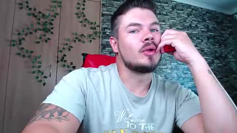 blueeyeboy0 online show from 01-07-26, 08:06