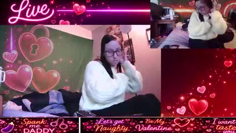 Snapshot of blueeyedbeauty1995 chatting on 02-16-26, 11:45 Blueeyedbeauty online show from 02-16-26, 11:45