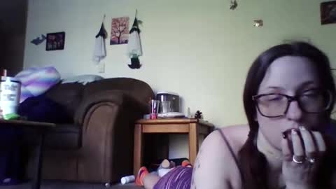 Snapshot of blueeyedbeauty1995 chatting on 05-01-26, 12:48 Blueeyedbeauty online show from 05-01-26, 12:48