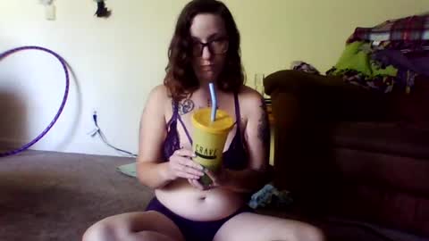 Snapshot of blueeyedbeauty1995 chatting on 08-01-26, 10:19 Blueeyedbeauty online show from 08-01-26, 10:19