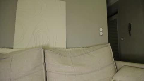 Snapshot of blueeyeess chatting on 01-10-25, 01:52 Alina online show from 01-10-25, 01:52