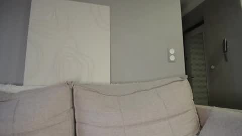 Snapshot of blueeyeess chatting on 01-15-25, 01:20 Alina online show from 01-15-25, 01:20