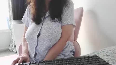 BlueEyes40DDDs online show from 10-31-25, 07:26