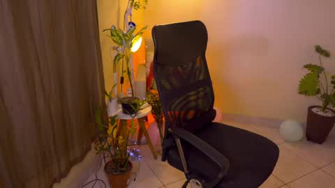 FLORAA online show from 04-14-26, 01:50