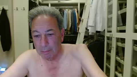 Snapshot of blueisles chatting on 02-16-25, 02:20 blueisles online show from 02-16-25, 02:20