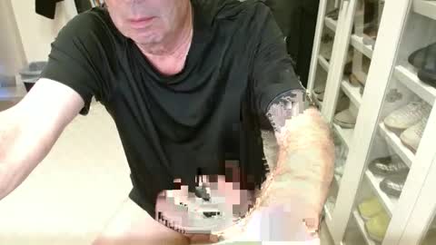 Snapshot of blueisles chatting on 02-20-25, 02:40 blueisles online show from 02-20-25, 02:40