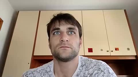 bluejoee online show from 04-11-26, 08:18